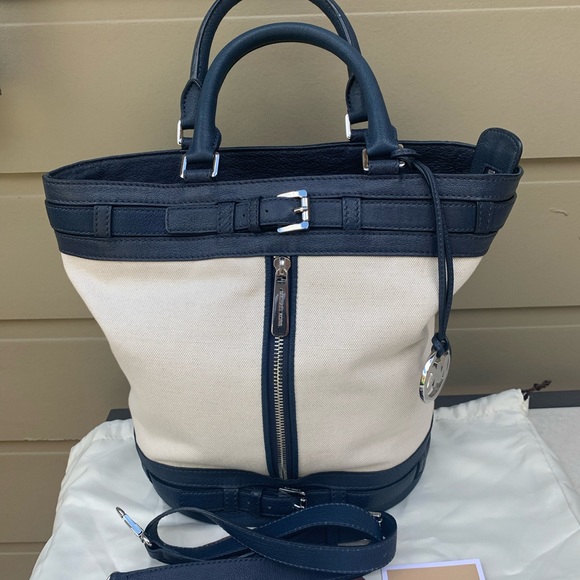 Michael Kors Kingbury Purse - Picture 2 of 13